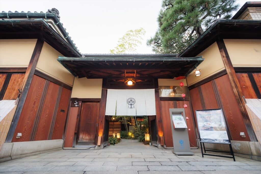 アカガネリゾート京都東山1925の外観